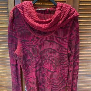 NIC + ZOE FUCHSIA AND BLACK PRINT SWEATER W/ MATCHING SCARF THAT BUTTONS ON BACK
